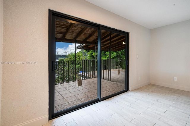 1523 NW 38th St, Miami, FL 33142