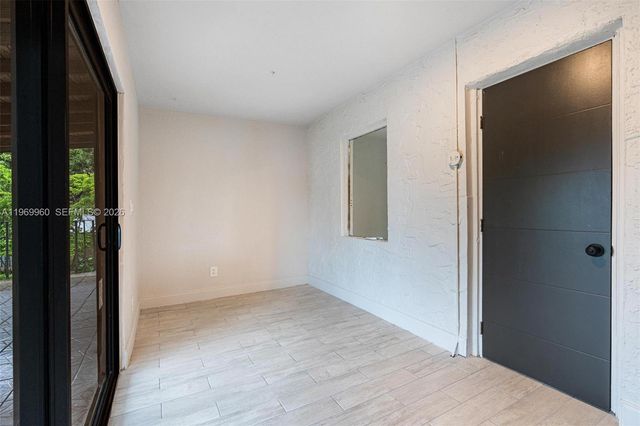 1523 NW 38th St, Miami, FL 33142