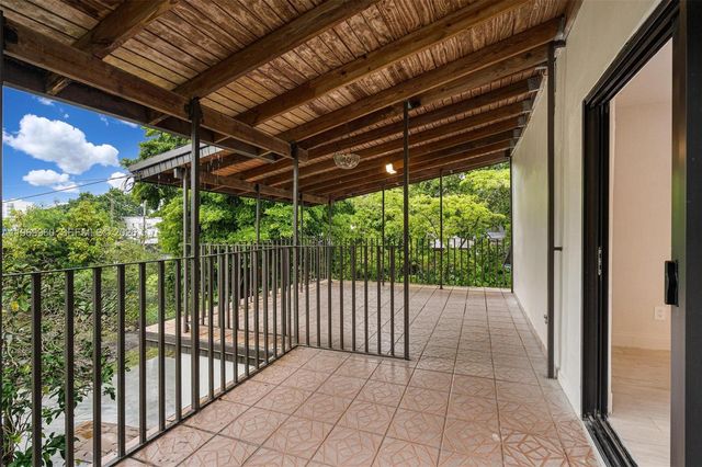 1523 NW 38th St, Miami, FL 33142