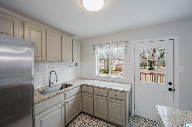 1517 27TH STREET N, Birmingham, AL 35234