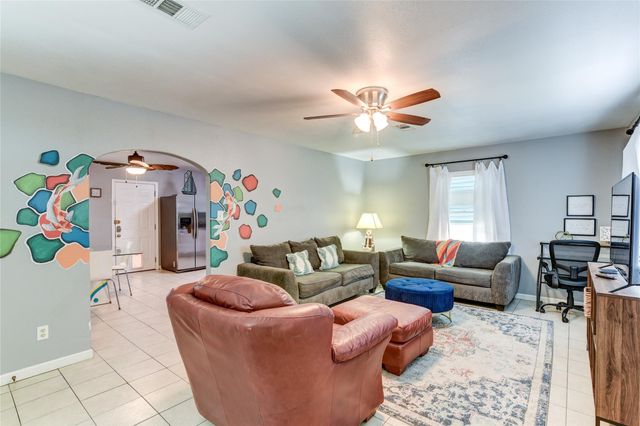 2209 Saladia Street, Galveston, TX 77551