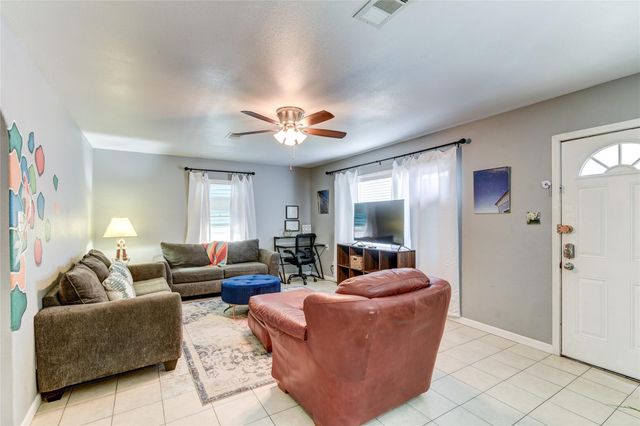 2209 Saladia Street, Galveston, TX 77551