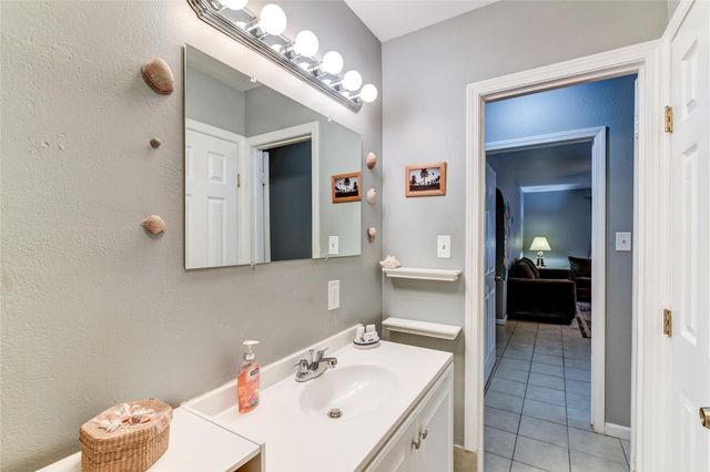 2209 Saladia Street, Galveston, TX 77551