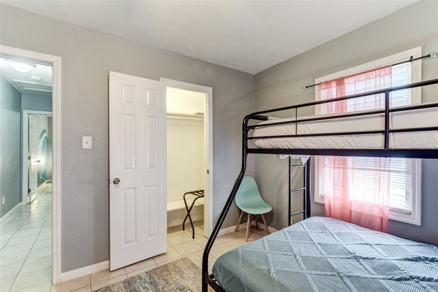 2209 Saladia Street, Galveston, TX 77551