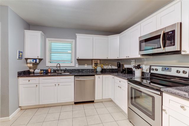 2209 Saladia Street, Galveston, TX 77551