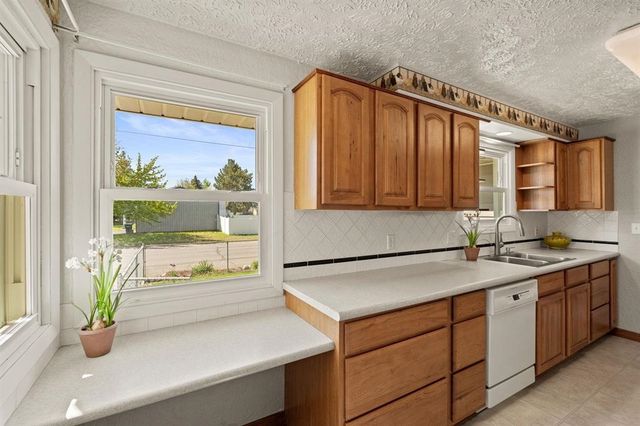 12703 E 8th Ave, Spokane, WA 99216