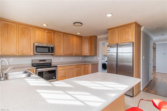 9039 Coles Landing DR, Gloucester, VA 23061