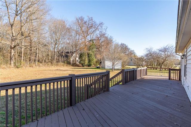 9039 Coles Landing DR, Gloucester, VA 23061