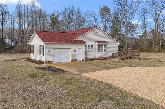 9039 Coles Landing DR, Gloucester, VA 23061