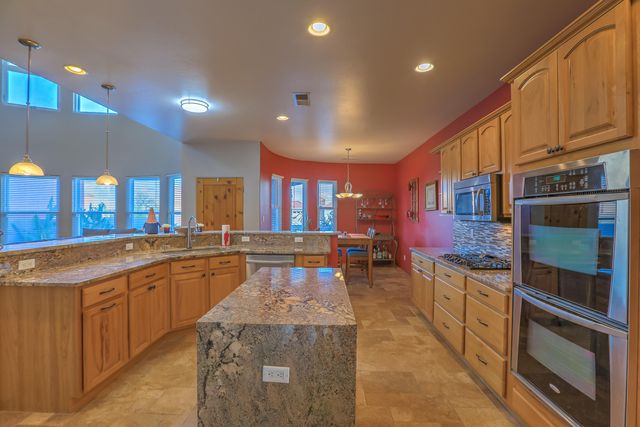 1361 Wilkes Way SE, Rio Rancho, NM 87124