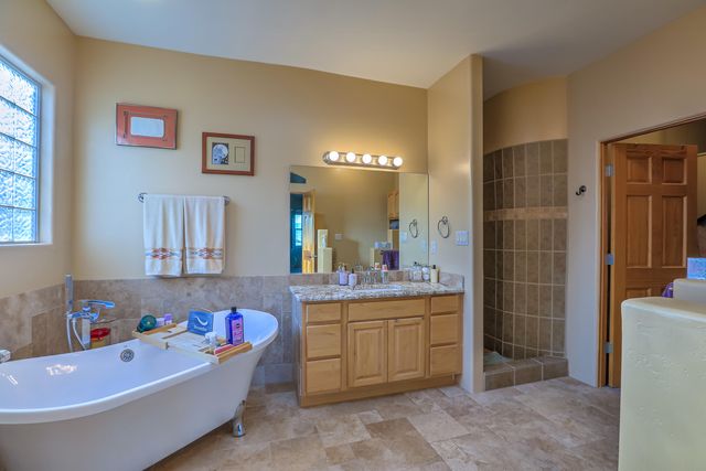 1361 Wilkes Way SE, Rio Rancho, NM 87124