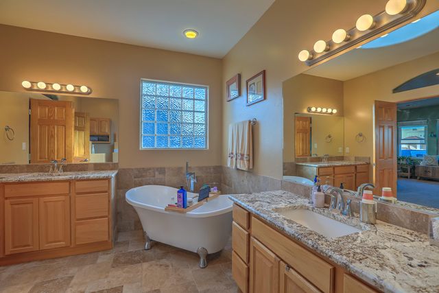 1361 Wilkes Way SE, Rio Rancho, NM 87124