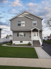 587 Miller Avenue, Freeport, NY 11520
