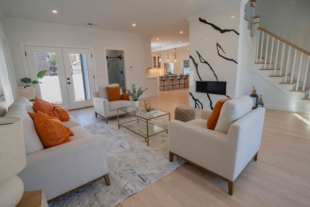 24 Palmetto St, Saugus, MA 01906