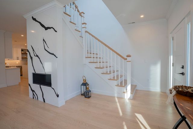 24 Palmetto St, Saugus, MA 01906