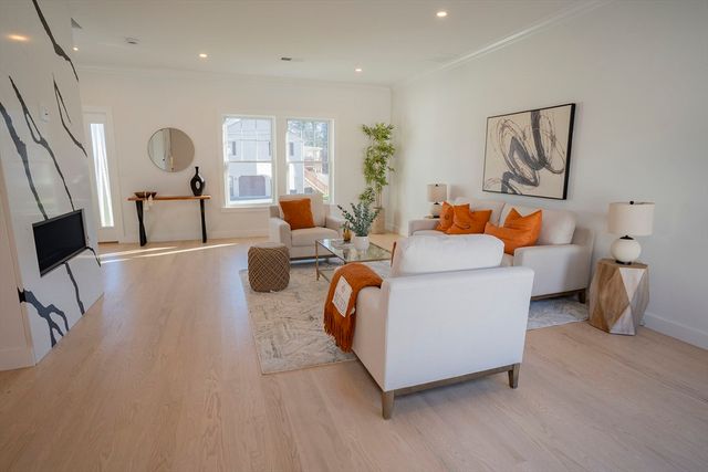 24 Palmetto St, Saugus, MA 01906