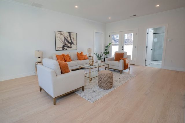 24 Palmetto St, Saugus, MA 01906