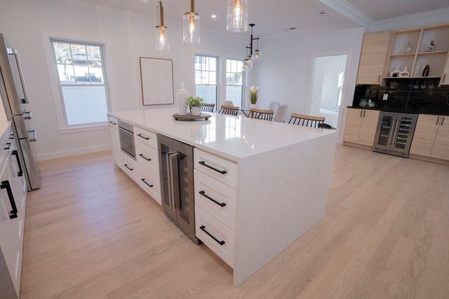 24 Palmetto St, Saugus, MA 01906