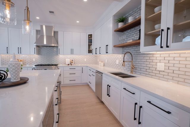 24 Palmetto St, Saugus, MA 01906