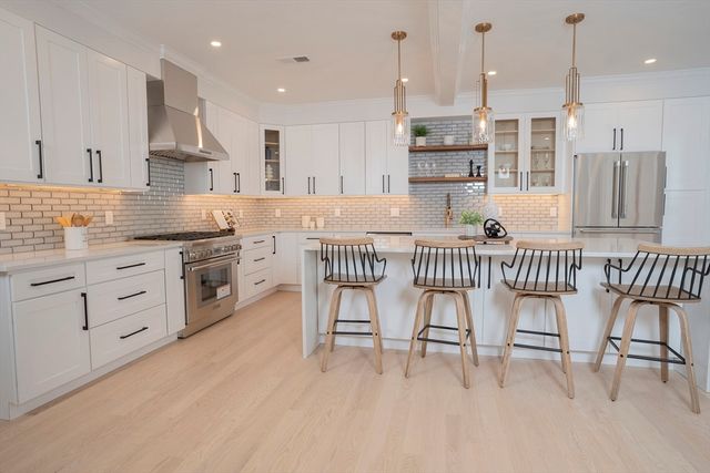 24 Palmetto St, Saugus, MA 01906