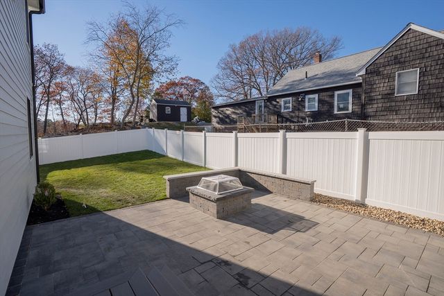 24 Palmetto St, Saugus, MA 01906