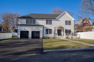 24 Palmetto St, Saugus, MA 01906