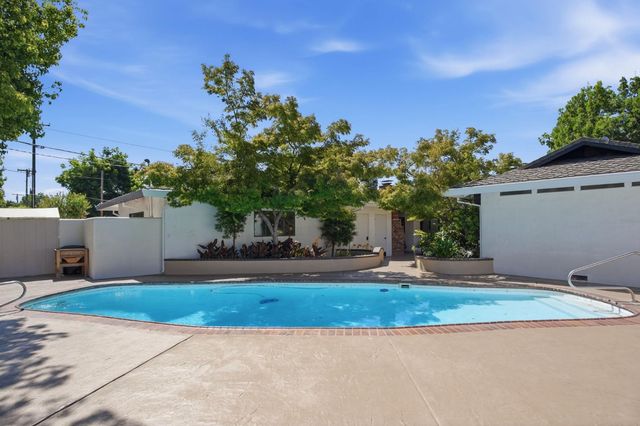 2375 EL CAPITAN Dr, Turlock, CA 95380