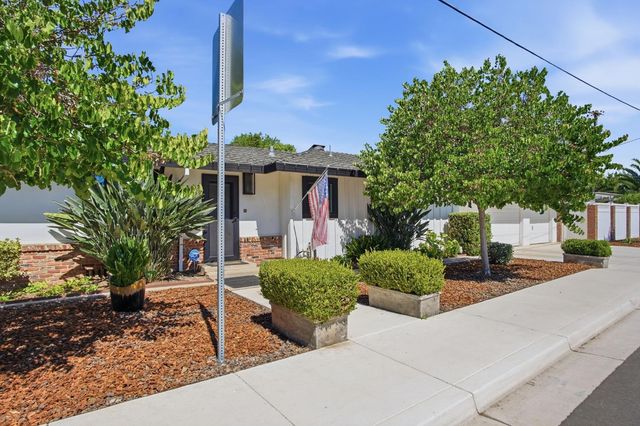 2375 EL CAPITAN Dr, Turlock, CA 95380