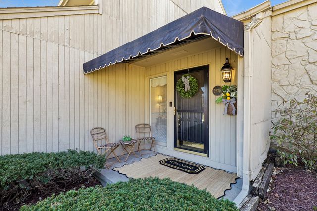 2920 Eula Drive, Urbandale, IA 50322