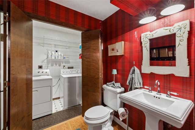 2920 Eula Drive, Urbandale, IA 50322