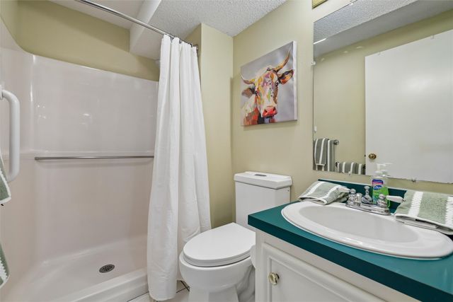 2920 Eula Drive, Urbandale, IA 50322