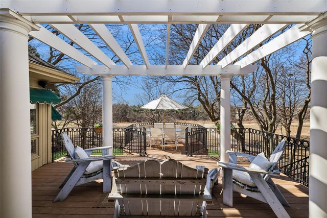 2920 Eula Drive, Urbandale, IA 50322