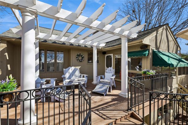 2920 Eula Drive, Urbandale, IA 50322