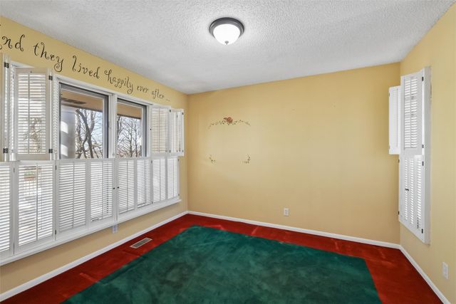 2920 Eula Drive, Urbandale, IA 50322