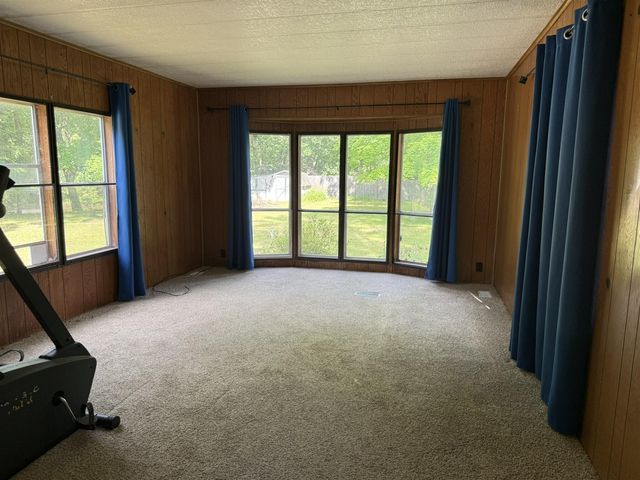 9034 E M 20, Hesperia, MI 49421