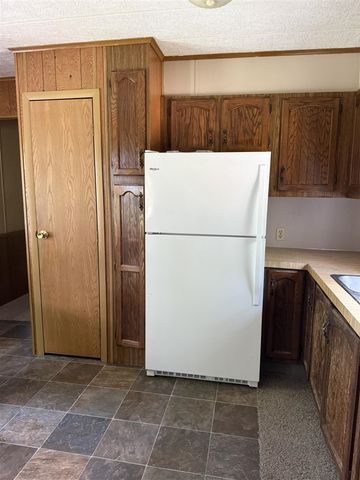9034 E M 20, Hesperia, MI 49421