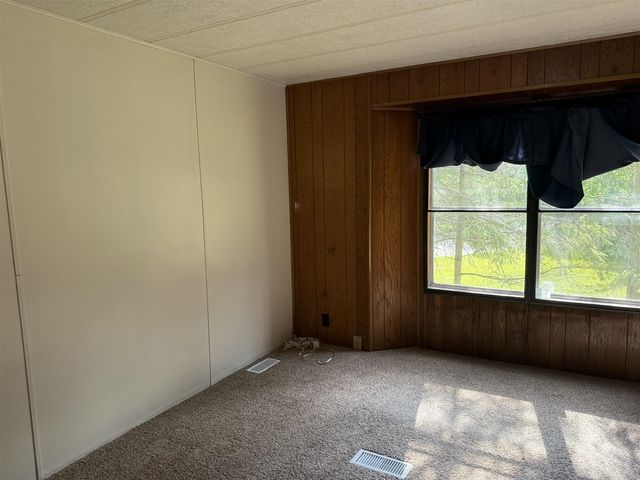 9034 E M 20, Hesperia, MI 49421