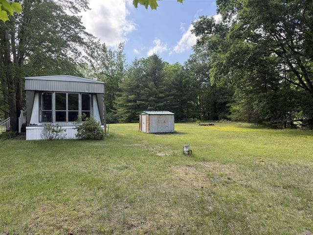 9034 E M 20, Hesperia, MI 49421