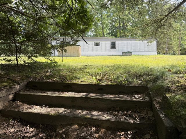 9034 E M 20, Hesperia, MI 49421