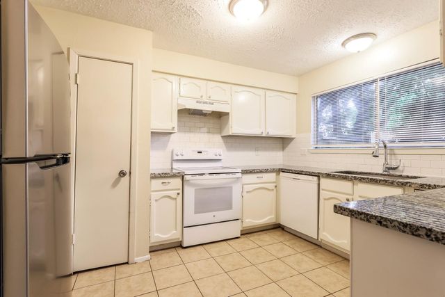 16326 Dew Drop Lane, Houston, TX 77095
