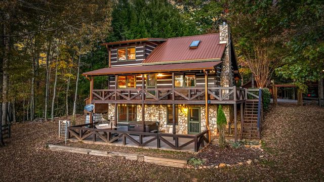 212 Dogpatch Lane, Blue Ridge, GA 30513