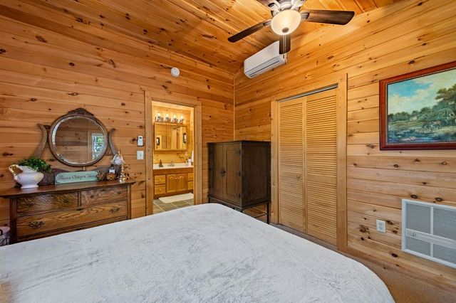 212 Dogpatch Lane, Blue Ridge, GA 30513