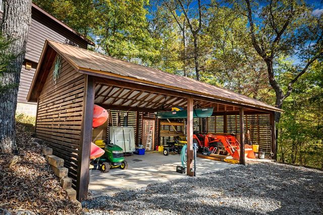 212 Dogpatch Lane, Blue Ridge, GA 30513