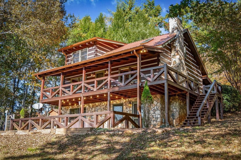 212 Dogpatch Lane, Blue Ridge, GA 30513