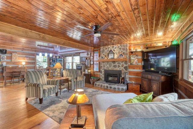 520 Farmer Drive, Murphy, NC 28906