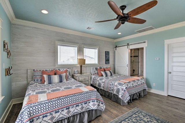 1963 Ave J, Port Bolivar, TX 77650