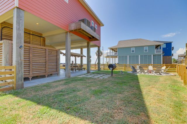 1963 Ave J, Port Bolivar, TX 77650