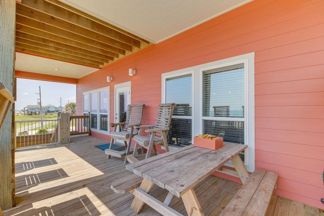 1963 Ave J, Port Bolivar, TX 77650