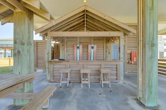 1963 Ave J, Port Bolivar, TX 77650