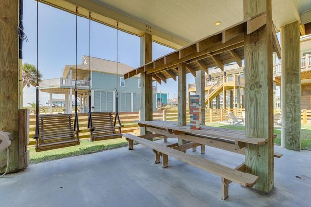1963 Ave J, Port Bolivar, TX 77650